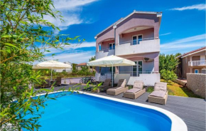 Nice home in Pasman w/ Outdoor swimming pool and 7 Bedrooms